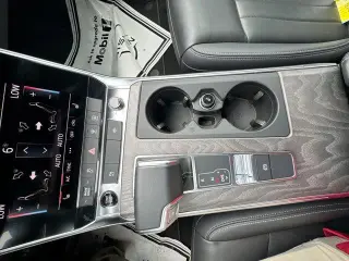 Audi A6 2024 AWD quattro Premium Plus 45 TFSI 4dr Sedán