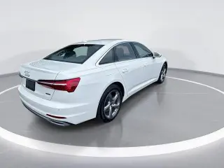 Audi A6 2024 AWD quattro Premium Plus 45 TFSI 4dr Sedán