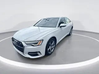 Audi A6 2024 AWD quattro Premium Plus 45 TFSI 4dr Sedán
