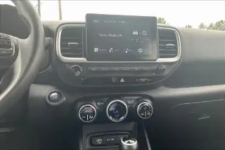 Vehículo Hyundai VENUE 2025 SEL, 4 puertas, Crossover