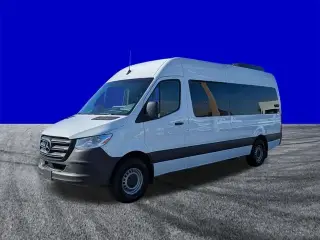 Mercedes-Benz Sprinter 2025 2500 3dr 170 in. WB High Roof Passenger Van (2.0L I4)