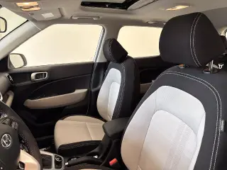 Hyundai VENUE 2026 SEL 4dr Crossover