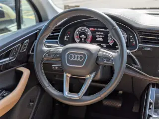 Audi Q7 2025 AWD quattro Premium 45 TFSI 4dr SUV
