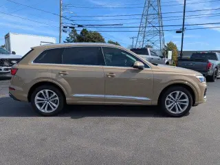 Audi Q7 2025 AWD quattro Premium 45 TFSI 4dr SUV