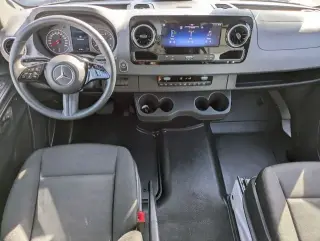 Mercedes-Benz Sprinter 2025 2500 3dr 170 in. WB High Roof Passenger Van (2.0L I4)