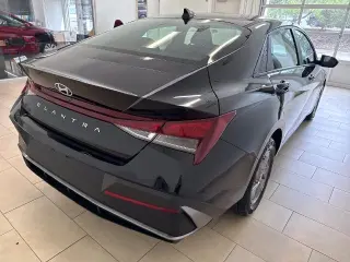 Hyundai ELANTRA 2025 SE 4dr Sedan