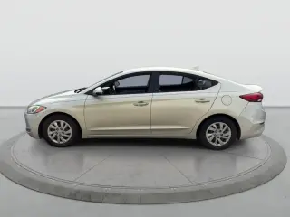 Hyundai ELANTRA 2017 SE Sedán 4 puertas 6M