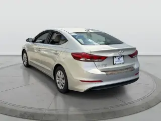 Hyundai ELANTRA 2017 SE Sedán 4 puertas 6M
