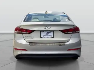 Hyundai ELANTRA 2017 SE Sedán 4 puertas 6M