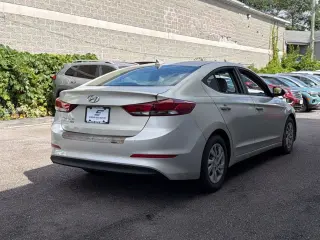 Hyundai ELANTRA 2017 SE Sedán 4 puertas 6M