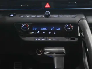 Hyundai ELANTRA Híbrido 2025 SEL Sport 4dr Sedán