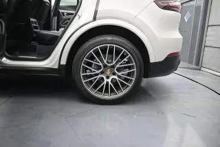 Porsche Cayenne 2021 AWD 4dr SUV