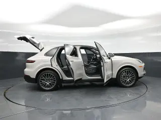 Porsche Cayenne 2021 AWD 4dr SUV