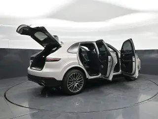 Porsche Cayenne 2021 AWD 4dr SUV