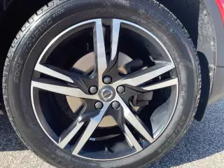 Volvo XC40 2021 AWD T5 R-Design 4dr SUV