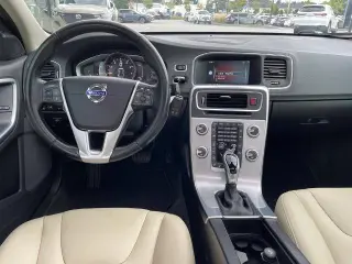 Volvo S60 2018 AWD T5 Inscripción 4dr Sedan
