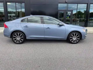 Volvo S60 2018 AWD T5 Inscripción 4dr Sedan