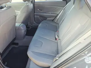 Hyundai Elantra 2024 SEL sedán 4 puertas