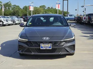 Hyundai Elantra 2024 SEL sedán 4 puertas