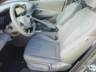 Hyundai Elantra 2024 SEL sedán 4 puertas