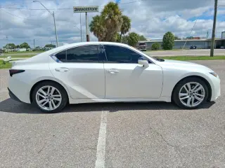 Lexus IS 300 2021 4dr Sedán
