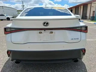Lexus IS 300 2021 4dr Sedán