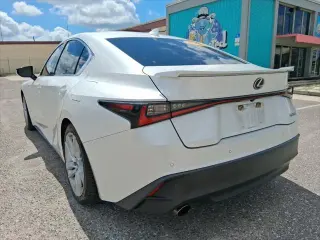 Lexus IS 300 2021 4dr Sedán
