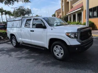 Toyota Tundra 2018 4x2 SR 4 puertas Double Cab Pick-up (4.6L V8)