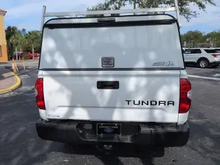 Toyota Tundra 2018 4x2 SR 4 puertas Double Cab Pick-up (4.6L V8)