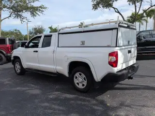 Toyota Tundra 2018 4x2 SR 4 puertas Double Cab Pick-up (4.6L V8)