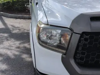 Toyota Tundra 2018 4x2 SR 4 puertas Double Cab Pick-up (4.6L V8)
