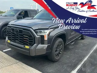 Toyota Tundra 2024 4x4 SR5 4dr Cab Pickup CrewMax