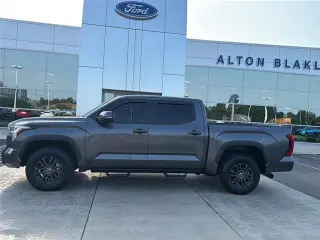 Toyota Tundra 2024 4x4 SR5 4dr Cab Pickup CrewMax