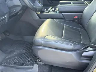 Toyota Tundra 2024 4x4 SR5 4dr Cab Pickup CrewMax
