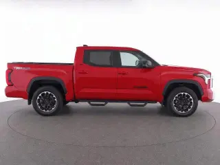 Toyota Tundra 2022 4x4 SR5 4dr CrewMax Cab Pickup SB