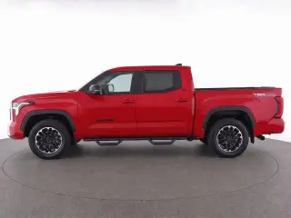 Toyota Tundra 2022 4x4 SR5 4dr CrewMax Cab Pickup SB