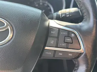 Toyota Highlander 2021 con tracción en las cuatro ruedas XLE de cuatro puertas SUV