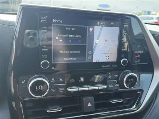Toyota Highlander 2021 con tracción en las cuatro ruedas XLE de cuatro puertas SUV