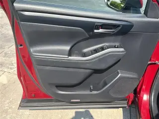 Toyota Highlander 2021 con tracción en las cuatro ruedas XLE de cuatro puertas SUV