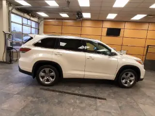 Toyota Highlander 2016 AWD Limited Platinum 4dr SUV