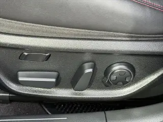 Genesis G70 2023 3.3T Estándar 4dr Sedán