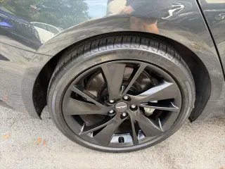 Genesis G70 2023 3.3T Estándar 4dr Sedán