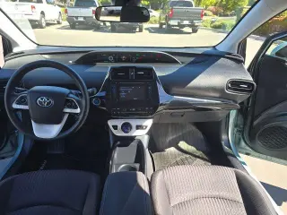 Toyota Prius 2017, dos unidades de 4 tracciones de hatchback