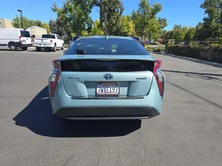 Toyota Prius 2017, dos unidades de 4 tracciones de hatchback