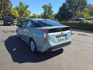 Toyota Prius 2017, dos unidades de 4 tracciones de hatchback