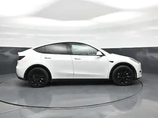Tesla Model Y 2023 AWD Long Range 4dr Crossover