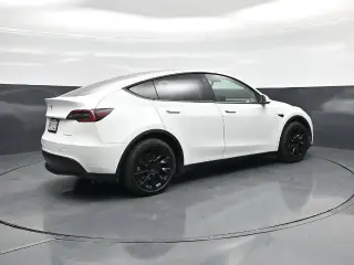 Tesla Model Y 2023 AWD Long Range 4dr Crossover