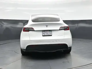 Tesla Model Y 2023 AWD Long Range 4dr Crossover