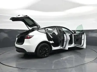 Tesla Model Y 2023 AWD Long Range 4dr Crossover