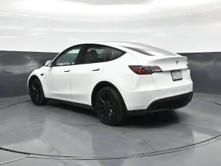 Tesla Model Y 2023 AWD Long Range 4dr Crossover